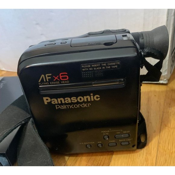 Panasonic Palmcorder AFx6 with Case & Batteries - Powers On Untested - Picture 2 of 6